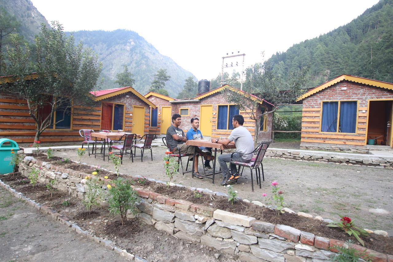 Brick And Wood Cottages กูลู ภายนอก รูปภาพ
